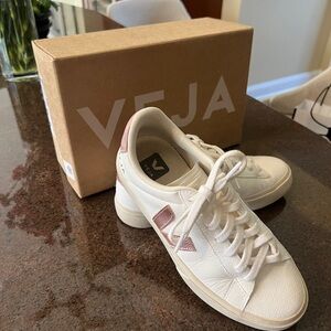 Veja Women's White and Pink Sneakers